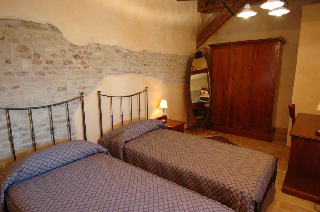 Castello Montegiove Hotel Fano Cameră foto